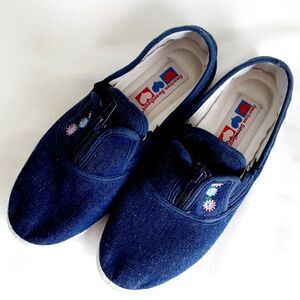 Women's American Sweetheart Blue Denim Flower Embroidered Sneakers Shoes 6.5M